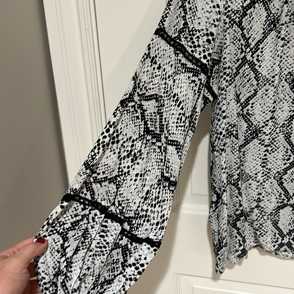 Snake print blouse - Picture 3 of 4